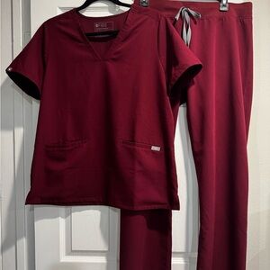 Figs Burgundy Scrub Set Top Size Large, Pant Large Petite